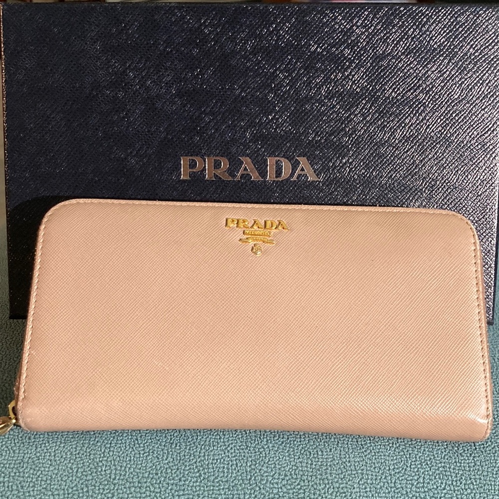 PRADA Large Saffiano Leather Wallet - Picture 2 of 9